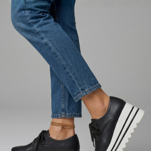 Women's Oxford Shoes With Lace Up Closure For Casual Wear
