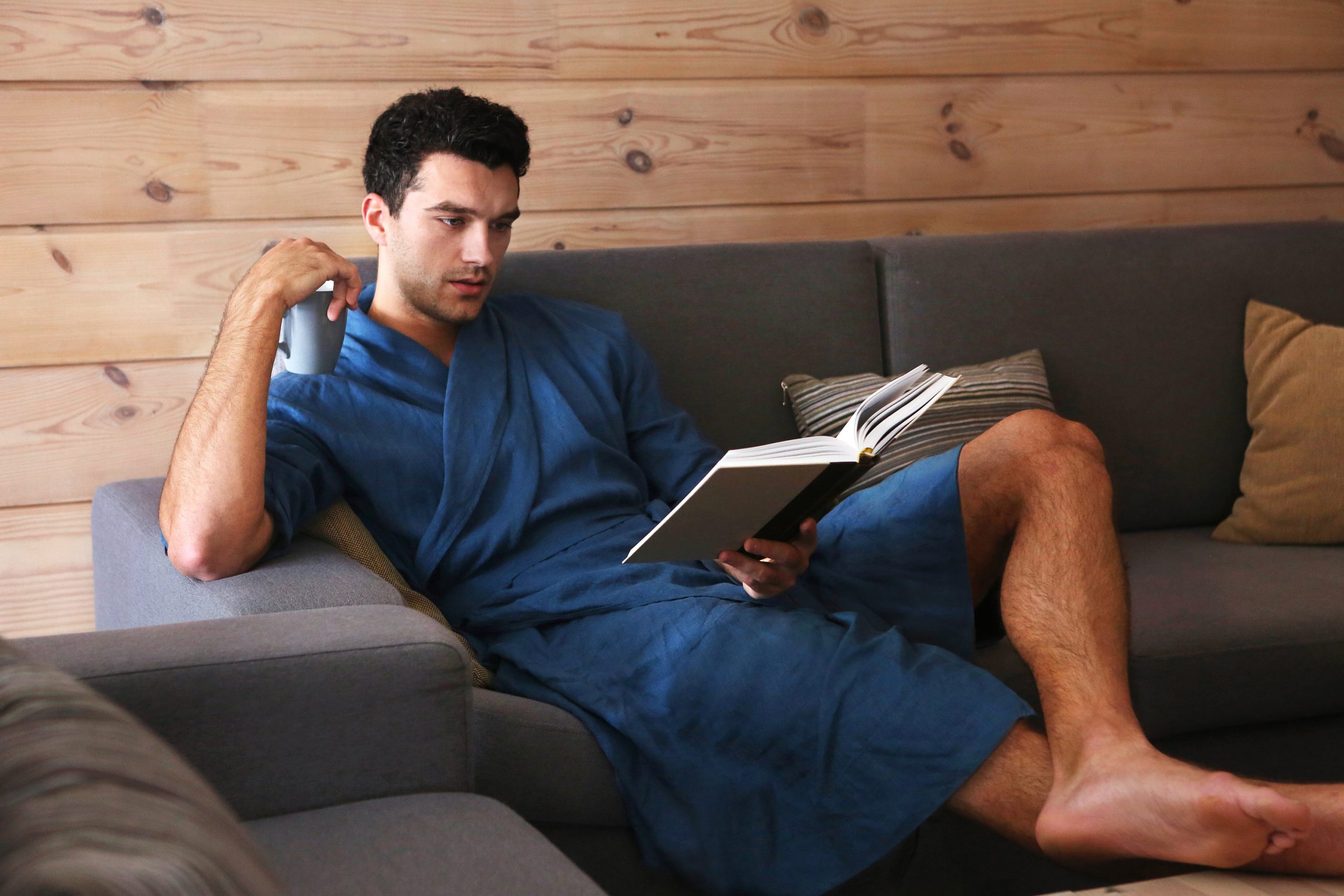 Men's Linen Bathrobe Juniper In Navy Blue Natural